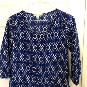 Mi ami blue & white pattern blouse size Small